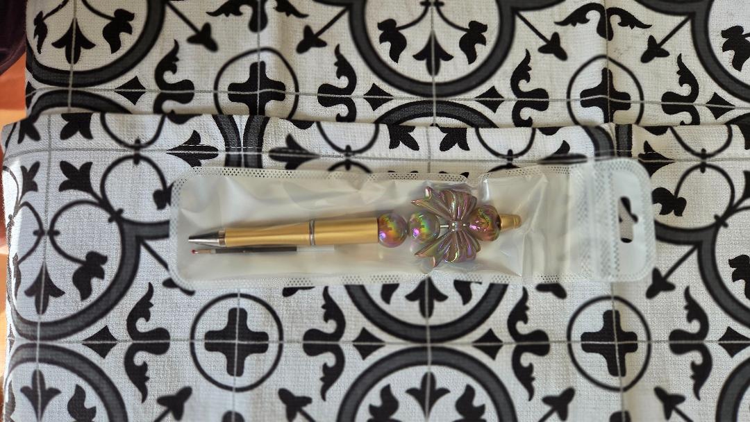Gold Bow Pen