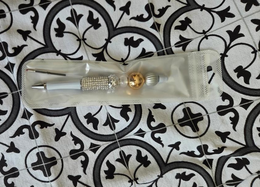 White and Gold Pen