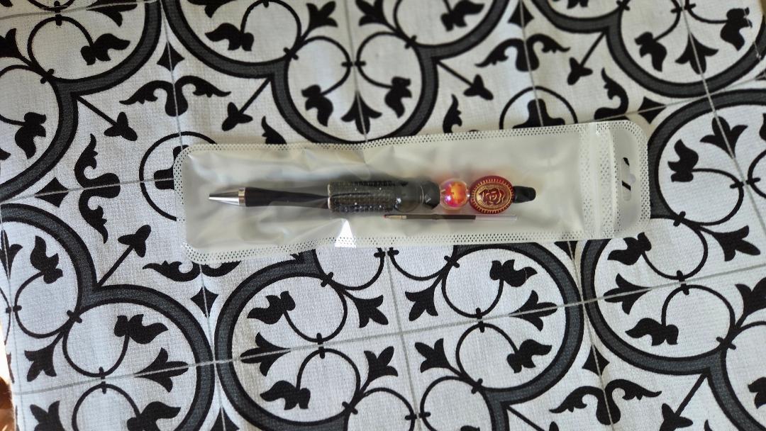 Black and Red Pen